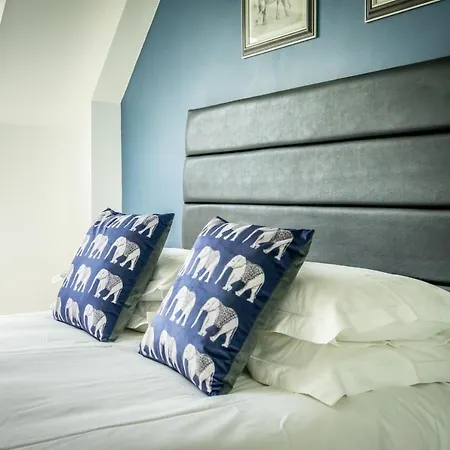 7 Aspire Apartment *