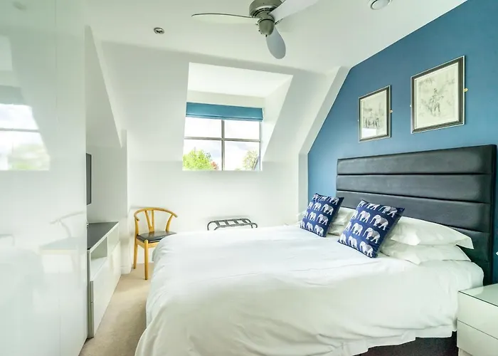 7 Aspire Apartment York